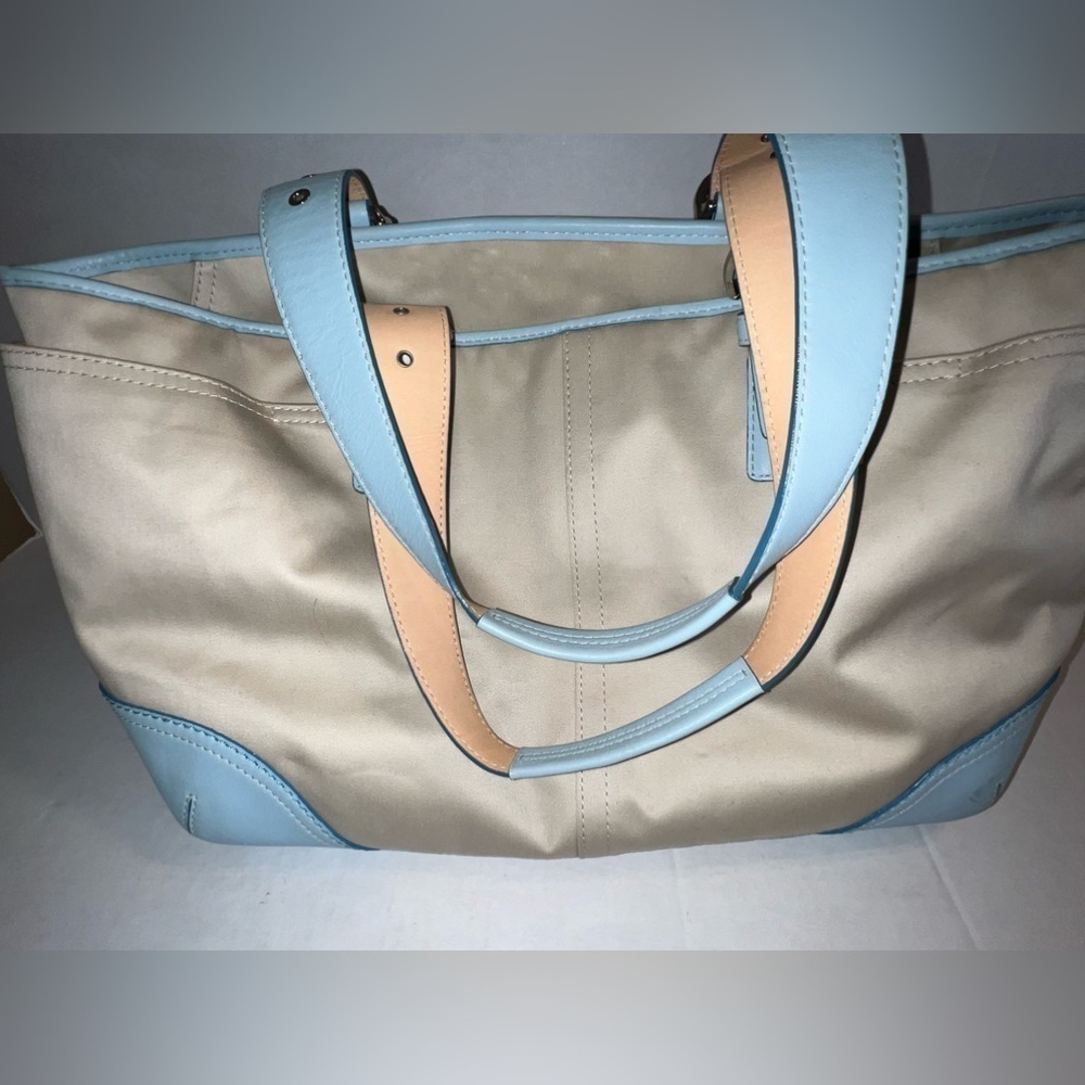 Coach Powder Blue/Creme New Bag